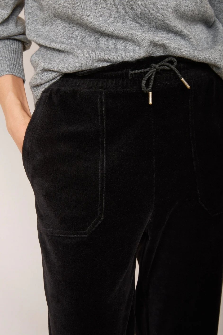 Aniyah Velour Trouser - Black - Image 3