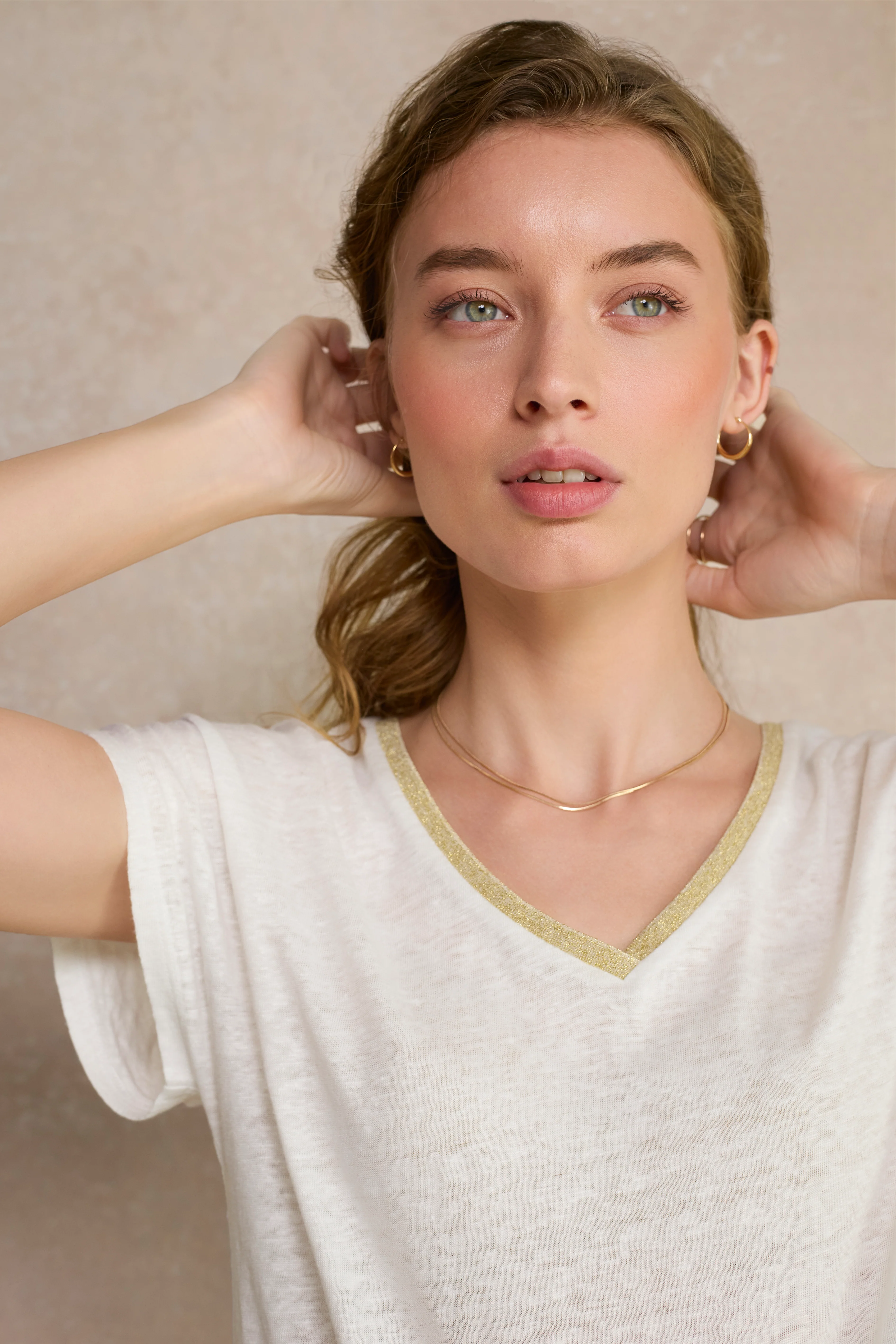Chiara Linen V Neck Tee - White - Image 4
