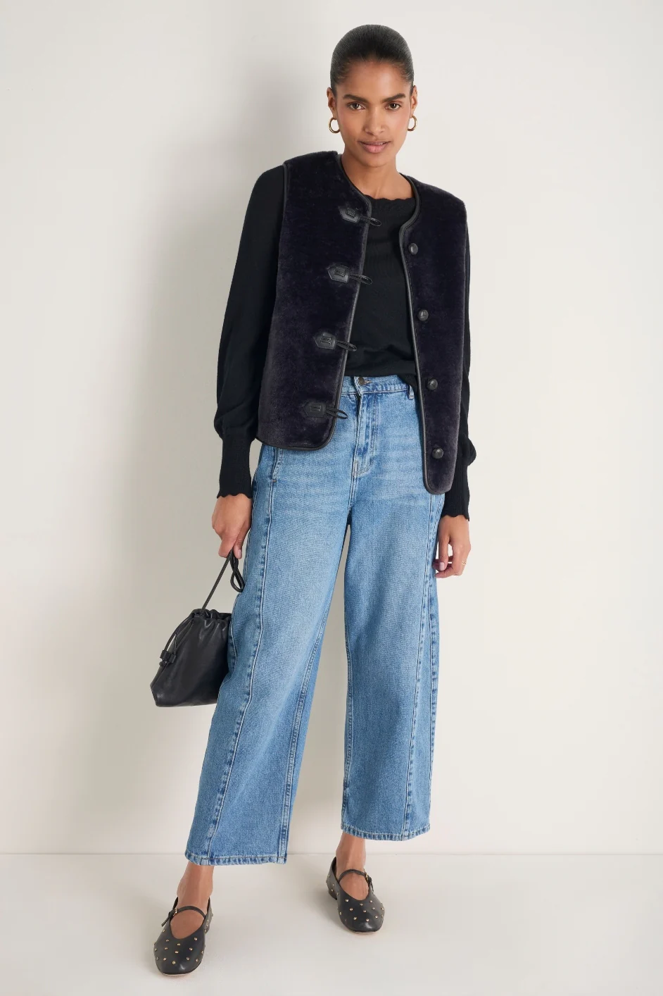 Fleurine Scallop Jumper - Black - Image 6