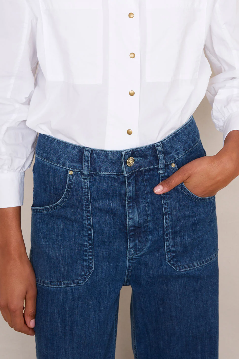 Flossie Carpenter Flare Jean - Mid Wash - Image 2