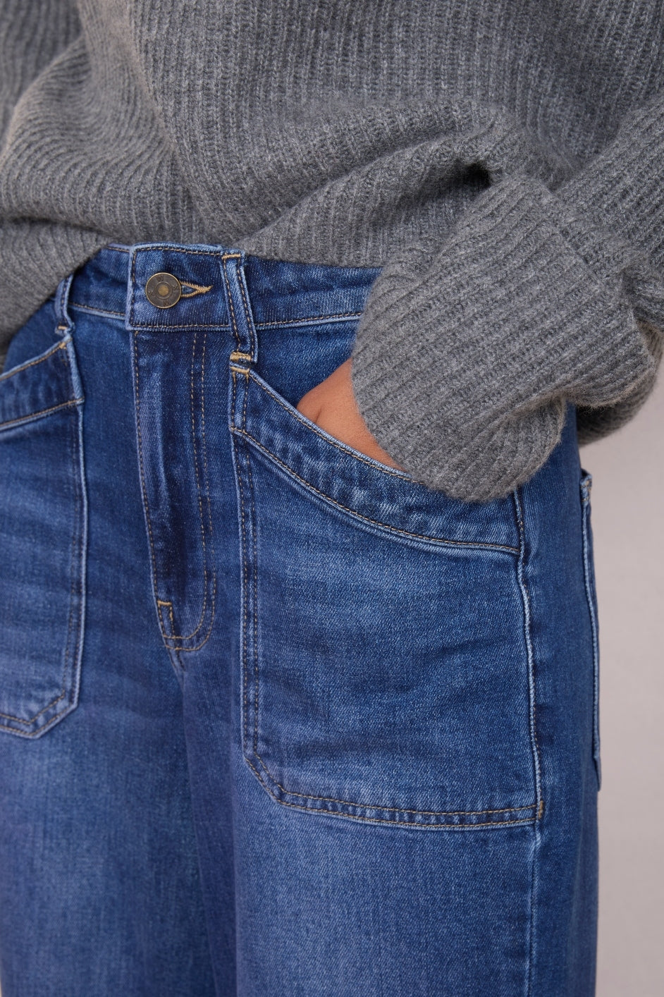 Kaya Cargo Barrel Jean - Mid Wash - Image 6