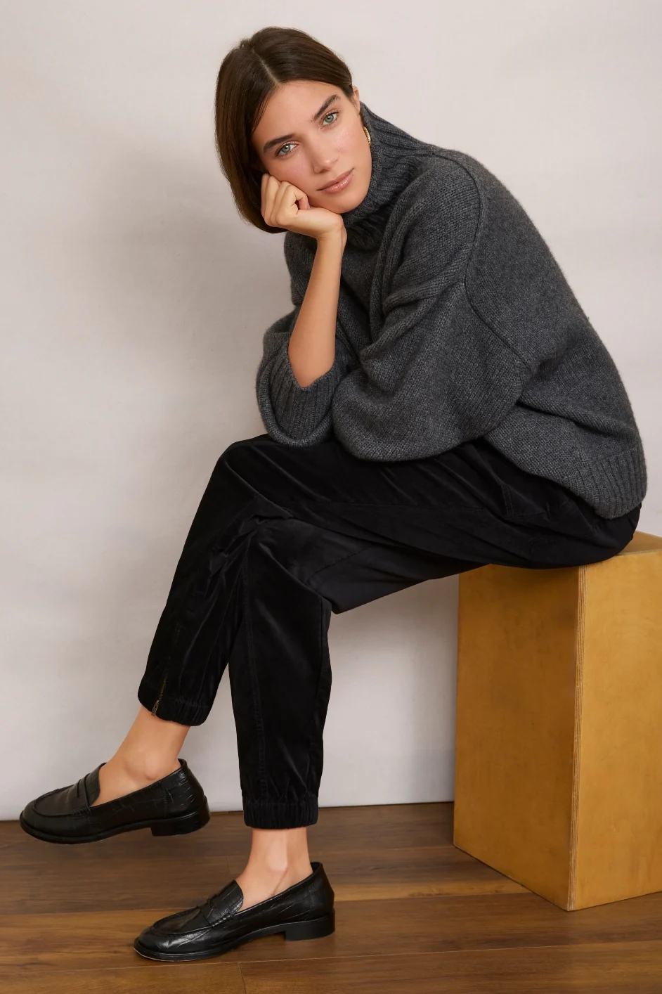 Lara Velvet Jogger - Black - Image 4
