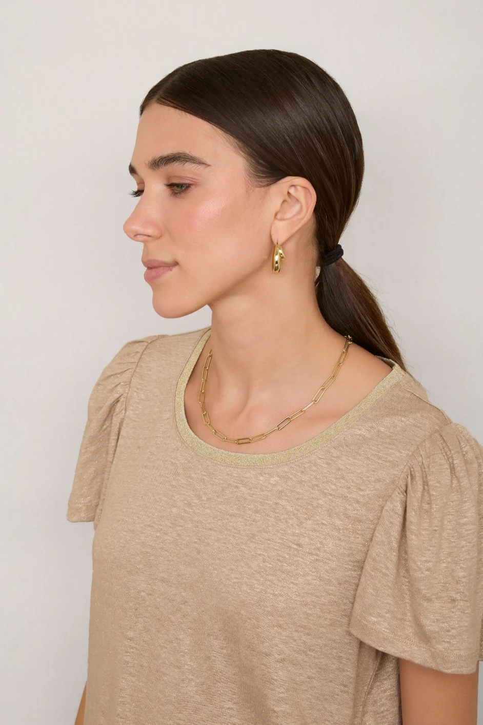 Lily Linen Round Neck Shimmer Tee Shirt - Oat/Gold - Image 3