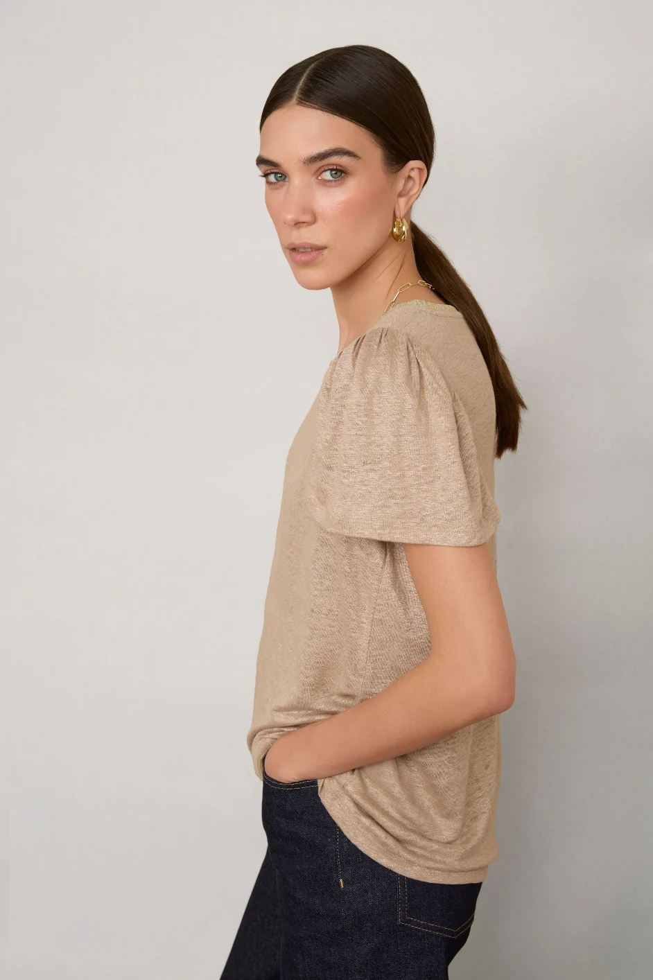 Lily Linen Round Neck Shimmer Tee Shirt - Oat/Gold - Image 4