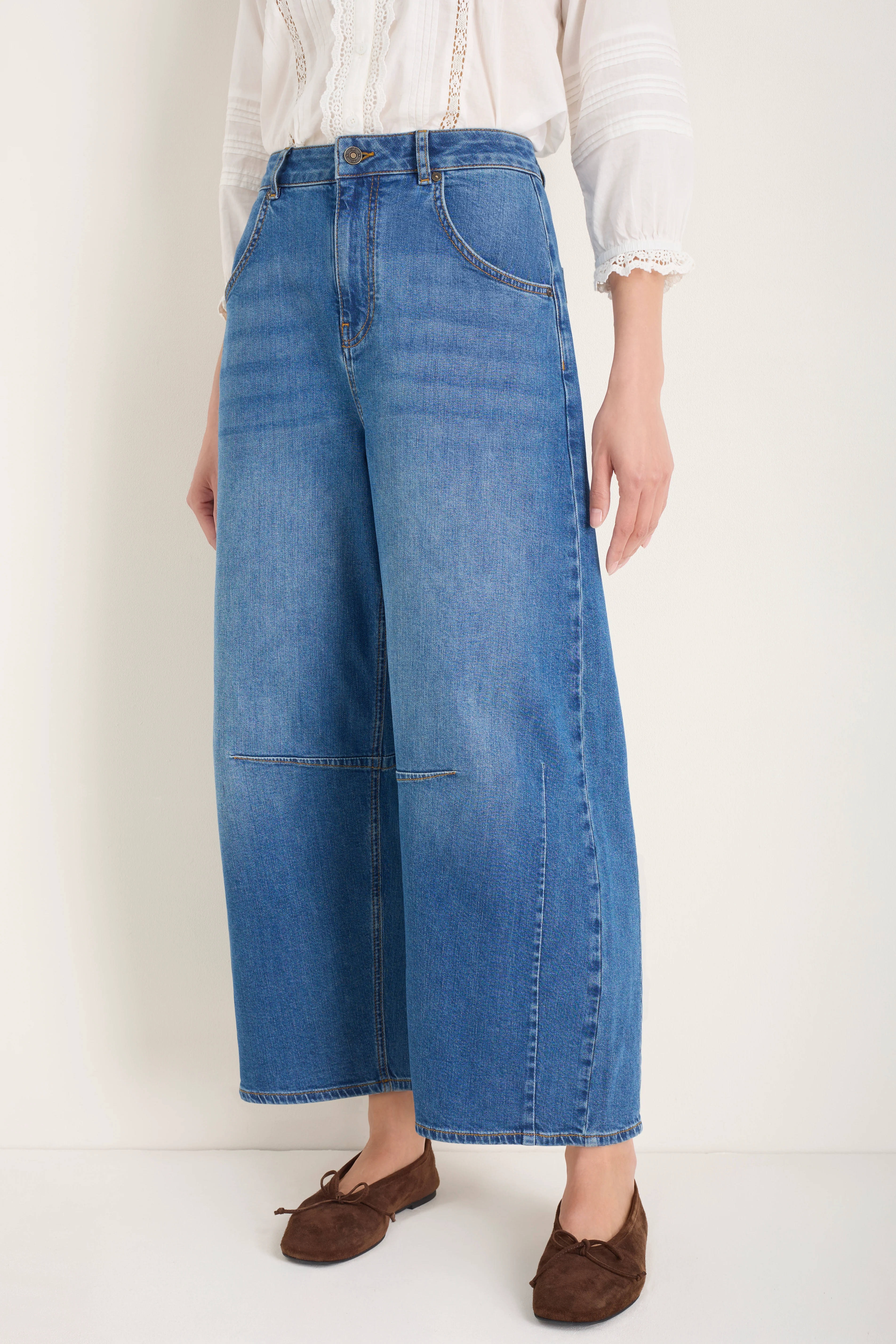 Piper Comfort Barrel Jean - Mid Wash - Image 3